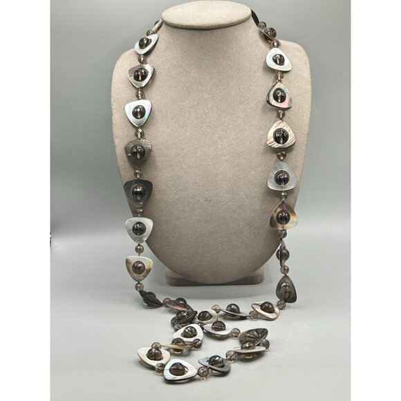 Mother of Pearl & Glass Beads Handknotted Long Necklace - Picture 6 of 7
